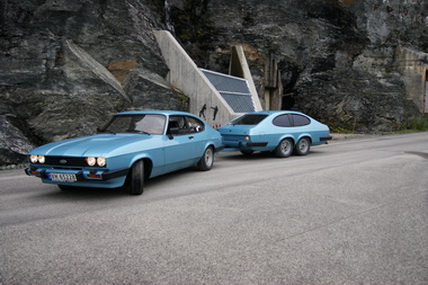 Capri mit Wohnwagen. <br>
Capri with trailer